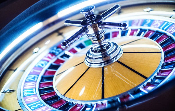 markas123 platform showing live football, casino, and slots game categories