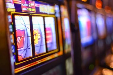 markas123 mobile app interface showing live games